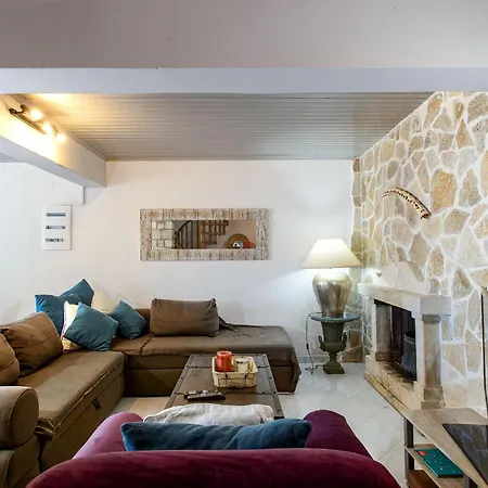 Ianira Casa vacanze Arvanitakeika